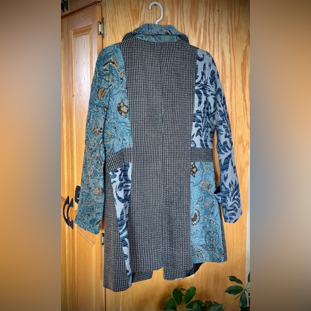 Coat - Picture 2 of 3